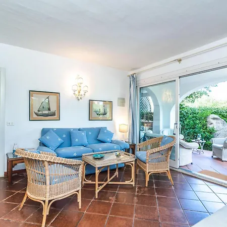 Apartament Number One With Shared Pool - Happy