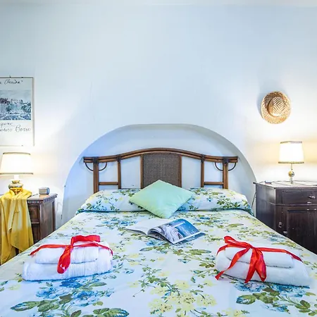 Apartament Number One With Shared Pool - Happy