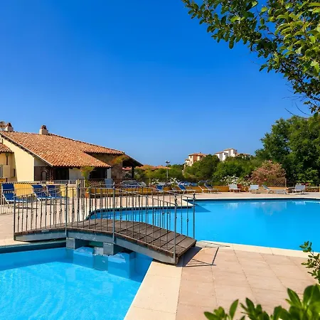 Number One With Shared Pool - Happy Apartament Porto Rotondo